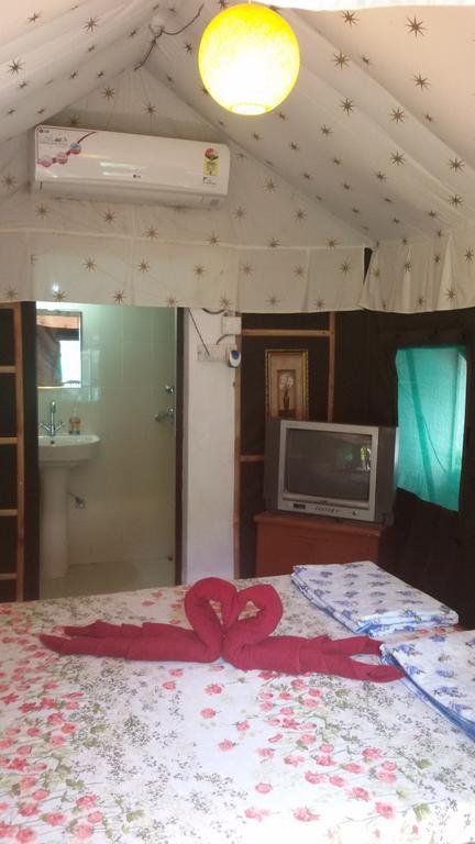 Hotel Sukhsadan Dehradun Habitación foto