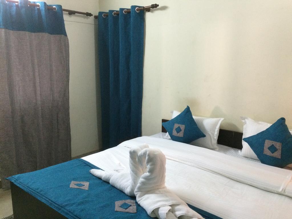 Hotel Sukhsadan Dehradun Habitación foto